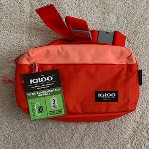 Igloo Coral and Red Hip Pack